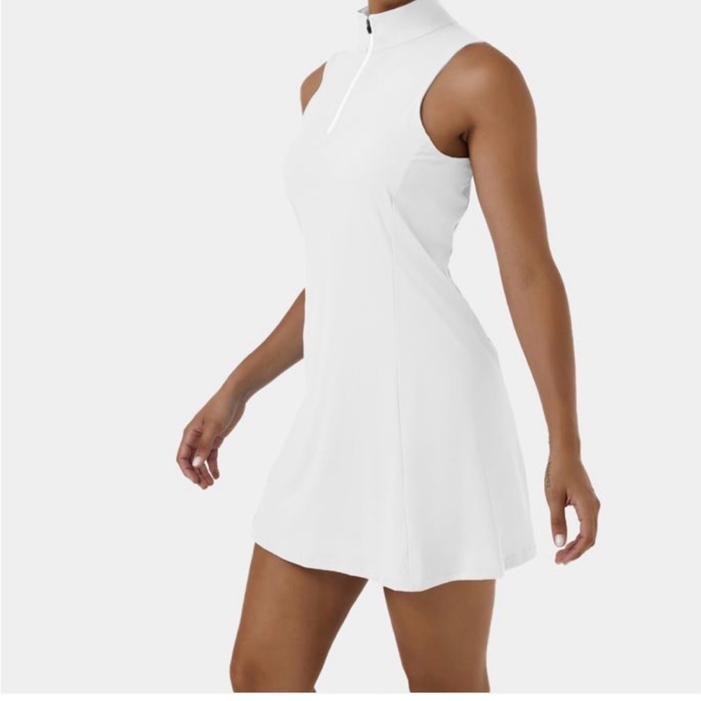 Old Navy Large White Sleeveless Pleated Activewear